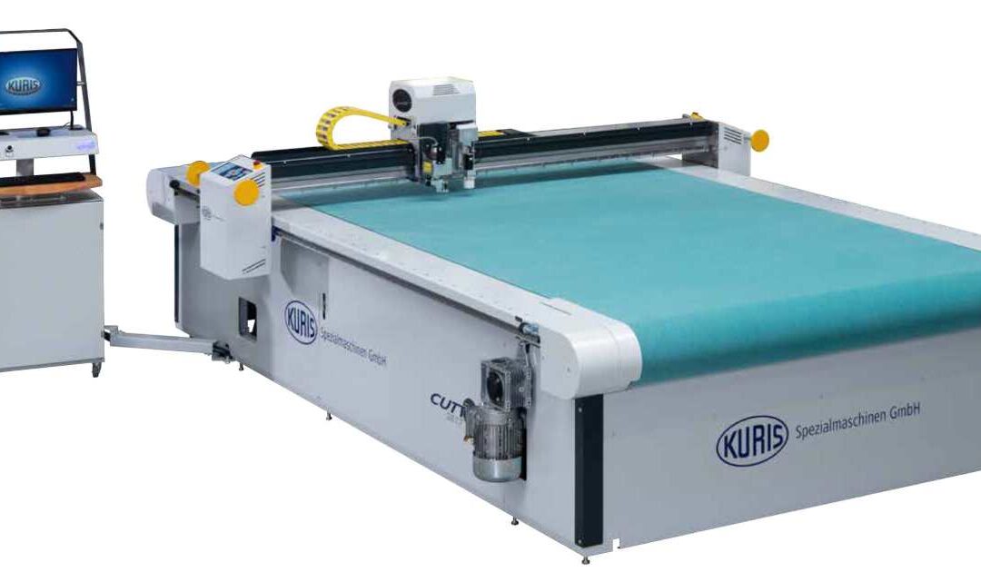 CNC Fabric Cutting Machine vs. Manual Hand Cutting: Exploring the Best Fabric Cutter 